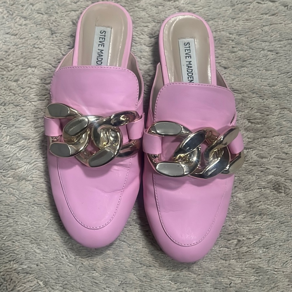 Steve Madden pink chain loafers. Cleaning my closet out!